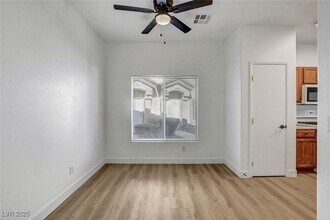 5998 Jagged Cut St in Henderson, NV - Building Photo - Building Photo