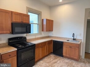 15 W Queen St in Chambersburg, PA - Building Photo - Building Photo
