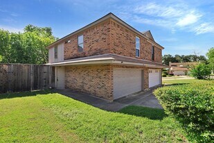 134 Main Pl in Euless, TX - Building Photo