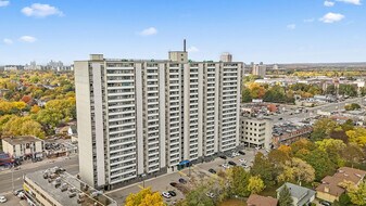 Wedgewood Place in Toronto, ON - Building Photo