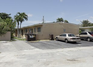 3148-3170 SW 13th St in Miami, FL - Building Photo - Building Photo