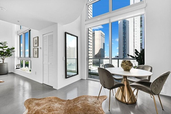 300 S Biscayne Blvd, Unit L-1232 in Miami, FL - Building Photo - Building Photo