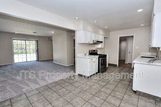 6565 S Land Park Dr in Sacramento, CA - Building Photo - Building Photo