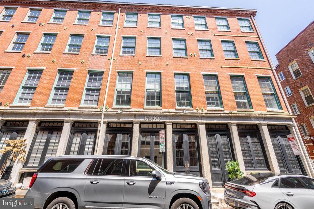 103-07 Church St in Philadelphia, PA - Building Photo