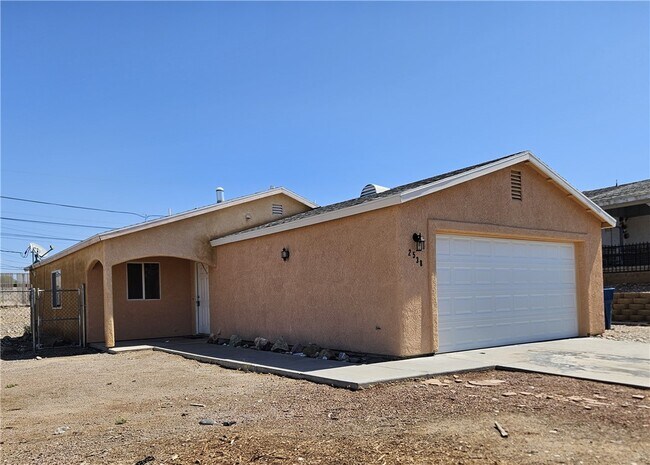property at 2538 Country Club Ln