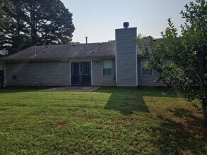 75 Mallie Ct in Hampton, GA - Building Photo - Building Photo