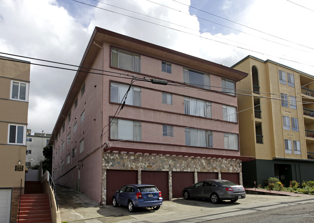 The Sahara in Oakland, CA - Foto de edificio