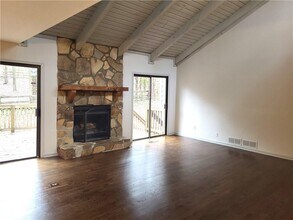 2571 Rocky Springs Dr NE in Marietta, GA - Building Photo - Building Photo