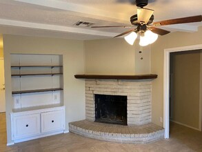 16718 Forest Bend Ave in Friendswood, TX - Building Photo - Building Photo