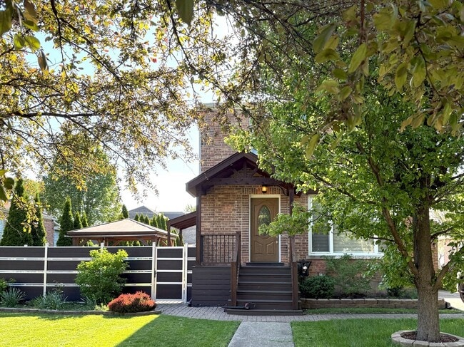 property at 4150 N Oleander Ave