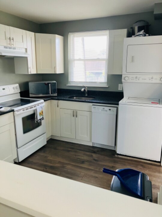 26 Florence Tollgate in Florence, NJ - Building Photo