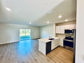 8459 Everly Preserve Dr in Lehigh Acres, FL - Foto de edificio - Building Photo