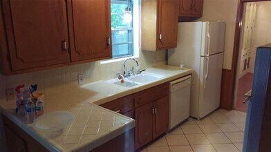 514 S Lois Ln in Richardson, TX - Building Photo - Building Photo