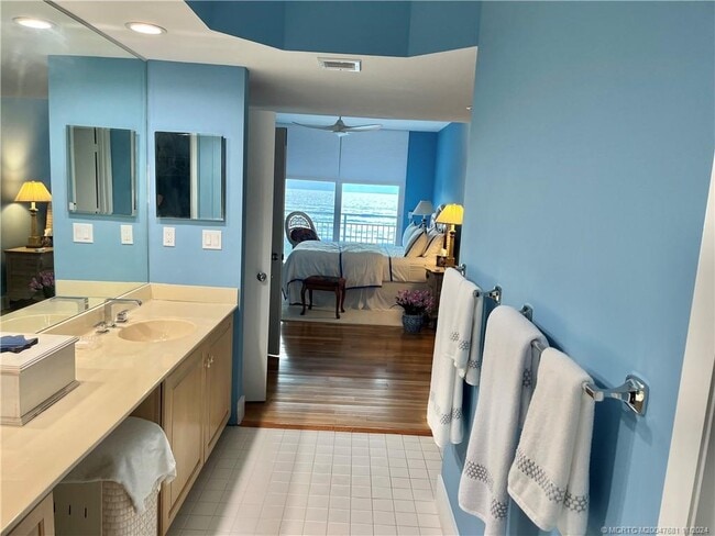 property at 579 NE Plantation Rd