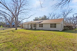 1806 Hutto Rd in Georgetown, TX - Building Photo - Building Photo
