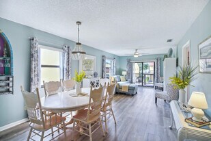 5640 N Banana River Blvd in Cocoa Beach, FL - Building Photo