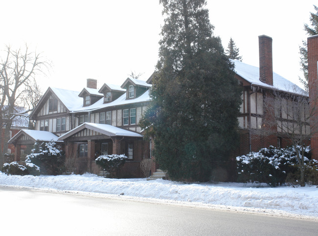 522-528 S Pugh St in State College, PA - Foto de edificio - Building Photo