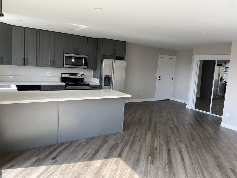 5333 Russell Ave in Los Angeles, CA - Building Photo