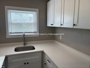 65 W Cole St in Pawtucket, RI - Building Photo - Building Photo