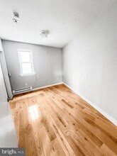 1546 Frankford Ave in Philadelphia, PA - Foto de edificio - Building Photo