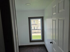 318 Lake Shore Dr E, Unit 318 Front in Dunkirk, NY - Building Photo - Building Photo