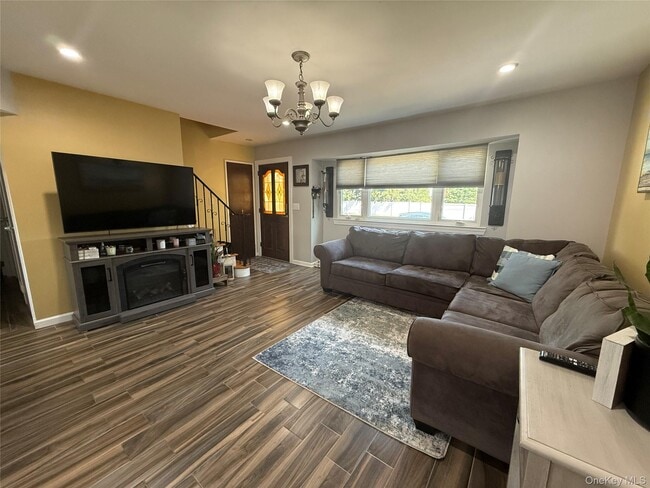 220 Boundary Ave in Massapequa, NY - Building Photo - Building Photo