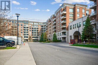 2480-2480 Prince Michael Drive in Oakville, ON - Building Photo - Building Photo