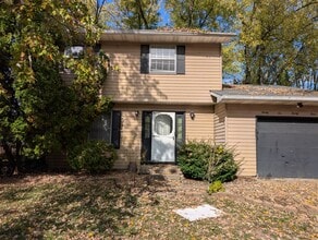 9624 Pepperidge Dr in Indianapolis, IN - Foto de edificio - Building Photo