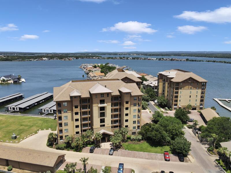 101 W Bank in Horseshoe Bay, TX - Building Photo