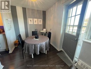 2485 Woking Crescent in Mississauga, ON - Building Photo - Building Photo