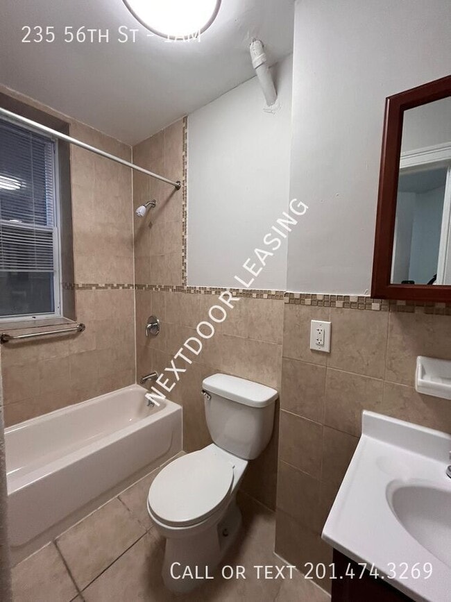 235 56th St in West New York, NJ - Building Photo - Building Photo