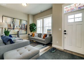 6995 SE Genrosa St in Hillsboro, OR - Building Photo - Building Photo