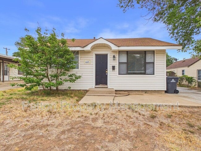 property at 1625 S La Salle St