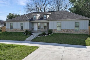 343 W Johnson St in Baton Rouge, LA - Building Photo