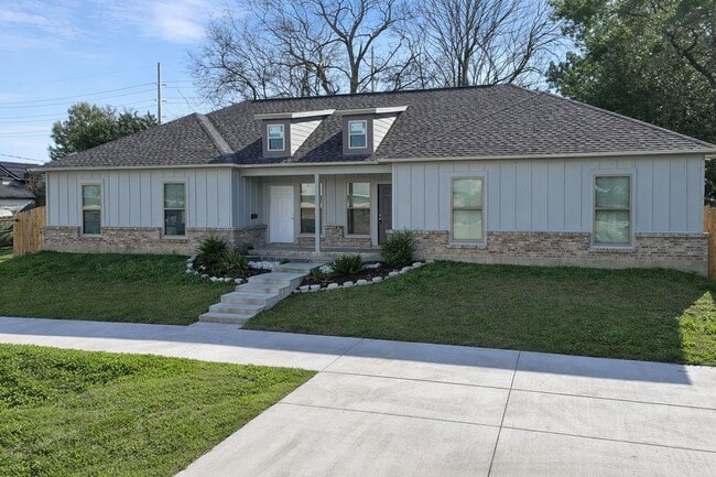 property at 343 W Johnson St