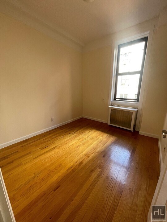 WEST 45 STREET in New York, NY - Building Photo