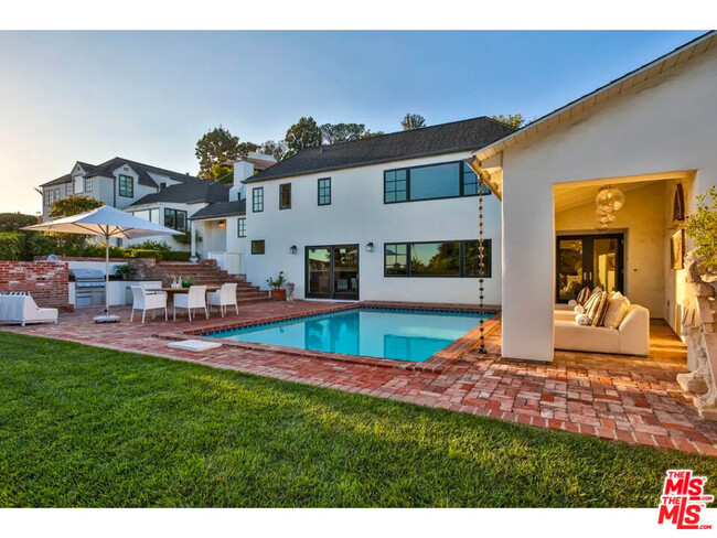 property at 1359 Miller Dr