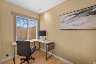 964 13th St in Imperial Beach, CA - Foto de edificio - Building Photo