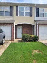 748 Georgetown Ct in Jonesboro, GA - Building Photo