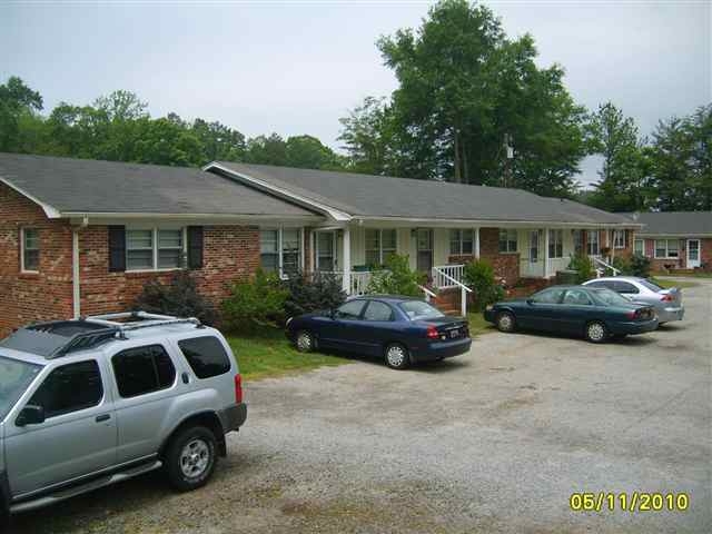 131 Freedom Dr in Clemson, SC - Foto de edificio - Building Photo