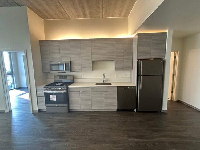 1877 N Milwaukee Ave, Unit 609 in Chicago, IL - Building Photo - Building Photo