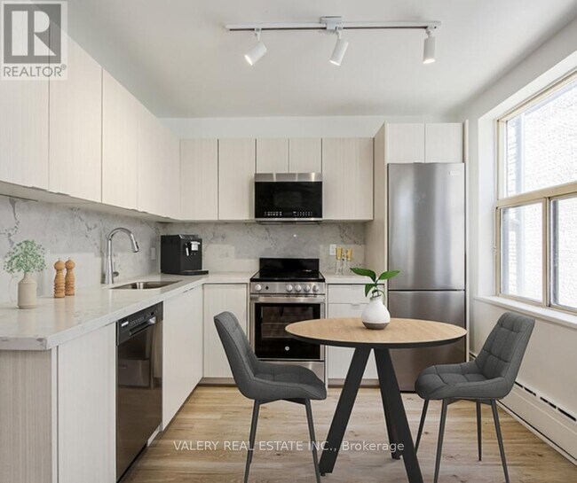 111 Cosburn Ave. in Toronto, ON - Building Photo - Building Photo