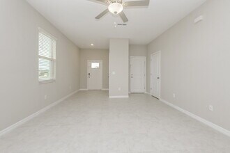 2162 Azure Vw Wy in Lutz, FL - Building Photo - Building Photo