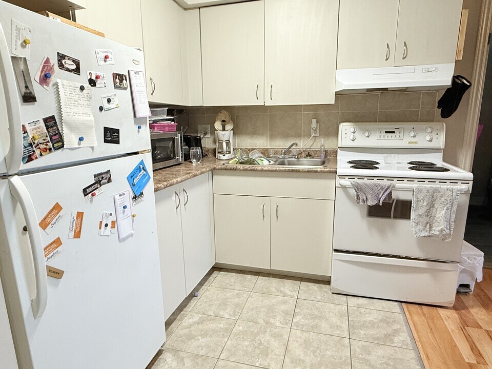 575 Assumption St in Windsor, ON - Building Photo