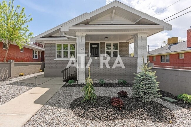 property at 724 Wilson Ave S