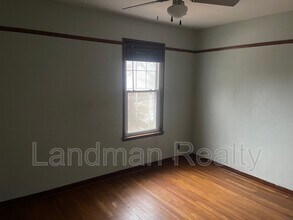 323 Idlewood Rd in Pittsburgh, PA - Foto de edificio - Building Photo