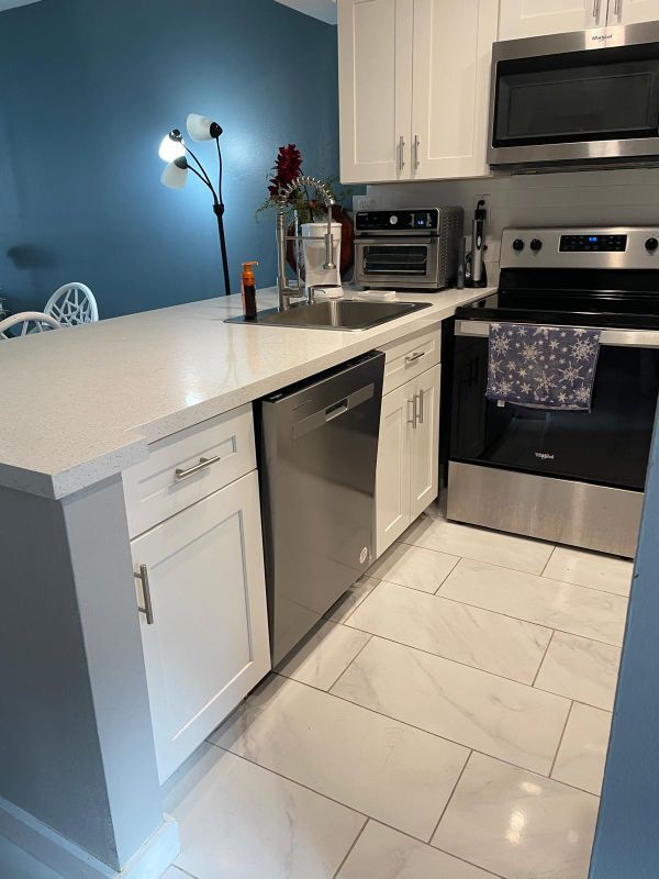 9430 Poinciana Pl in Davie, FL - Building Photo - Building Photo