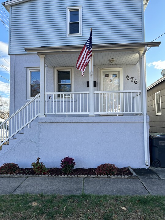 276 Merritt Ave, Unit House in Bergenfield, NJ - Building Photo