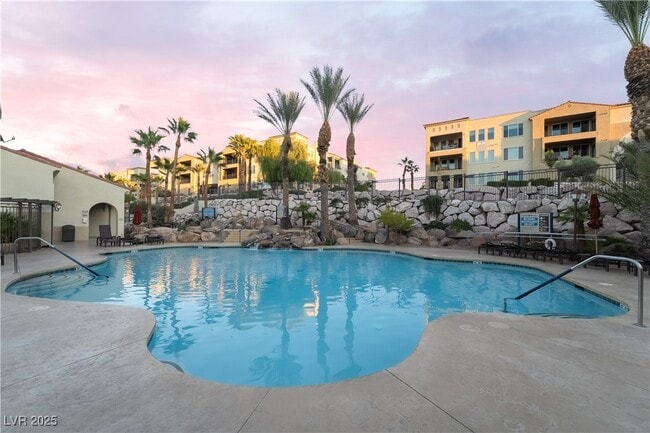 2555 Hampton Rd in Henderson, NV - Building Photo - Building Photo