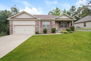 910 James Madison Dr in Benton, AR - Building Photo